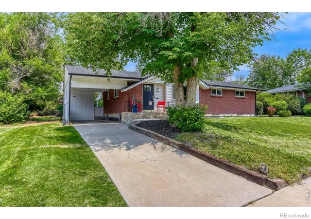 Photo 3 of Single family home for sale at 2555 E Maplewood Ave, Centennial, CO 80121 | MLS# IR1068899 | Listing updated on 2026-09-17