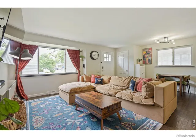 Photo 4 of Single family home for sale at 2555 E Maplewood Ave, Centennial, CO 80121 | MLS# IR1068899 | Listing updated on 2026-09-17