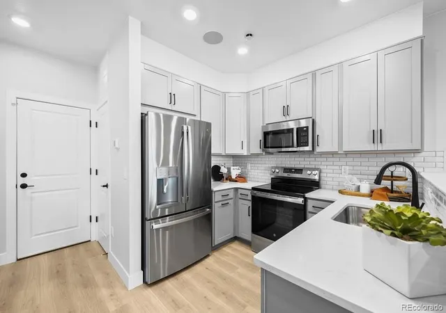 Photo 2 of Townhouse for sale at 9022 Quartz Ct, Arvada, CO 80007 | MLS# 1596914 | Listing updated on 2026-09-24