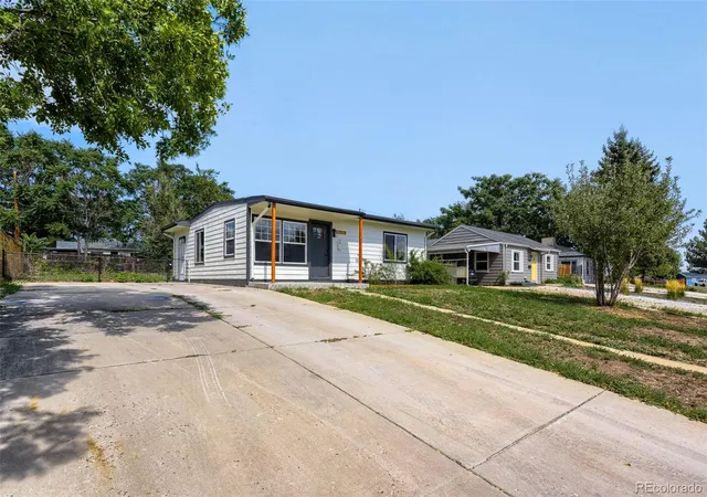 Photo 2 of Single family home for sale at 1631 W Hoye Pl, Denver, CO 80223 | MLS# 9365476 | Listing updated on 2026-09-17