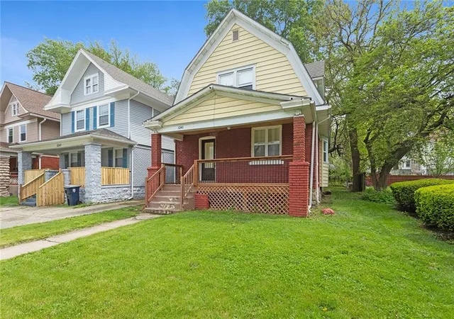 Photo 2 of Single family home for sale at 3245 Victor St, Kansas City, MO 64128 | MLS# 2545215 | Listing updated on 2026-09-16