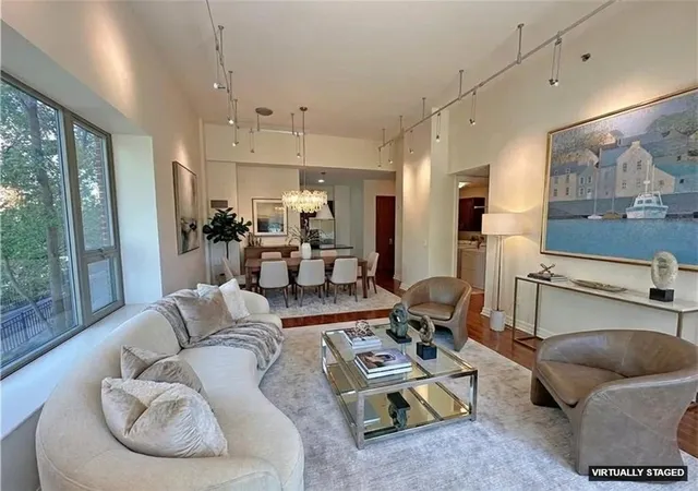 Photo 3 of Condo for sale at 4950 Central St #102, Kansas City, MO 64112 | MLS# 2547956 | Listing updated on 2026-09-17