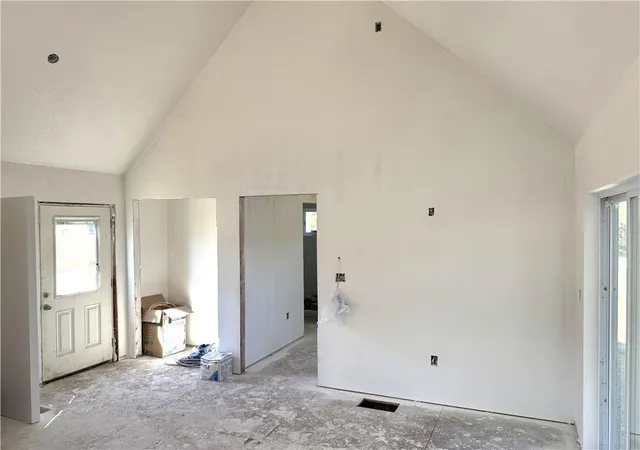 Photo 3 of Single family home for sale at 258 Sycamore Dr, La Cygne, KS 66040 | MLS# 2551076 | Listing updated on 2026-09-17