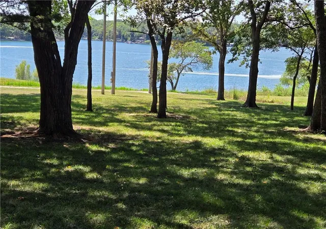 Photo 3 of Sale Pending at 69 E Sugar Lake Dr, Mound City, KS 66056 | MLS# 2576973 | Listing updated on 2026-09-26