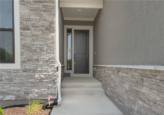Photo 3 of Single family home for sale at 4935 Nw Martin St, Kansas City, MO 64151 | MLS# 2581131 | Listing updated on 2026-09-16