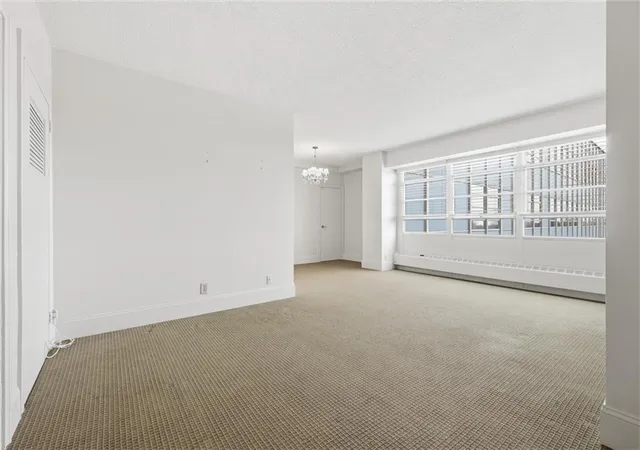 Photo 4 of Sale Pending at 333 W Meyer Blvd #1104, Kansas City, MO 64113 | MLS# 2582065 | Listing updated on 2026-09-16