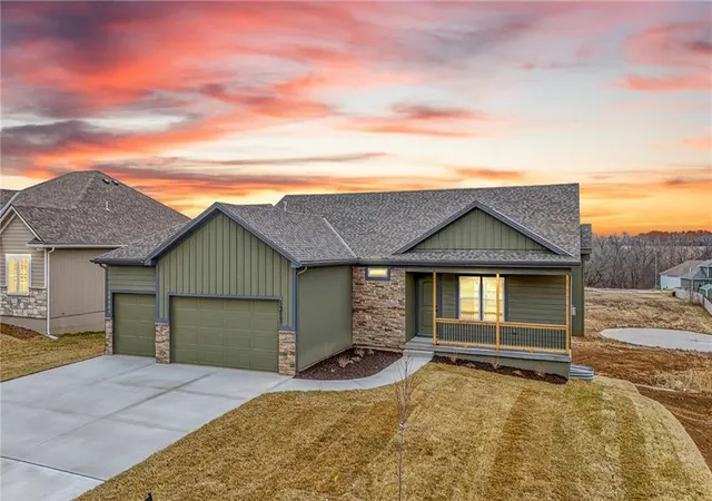 Photo 3 of Single family home for sale at 1313 N Holland Dr, Independence, MO 64056 | MLS# 2584428 | Listing updated on 2026-09-18