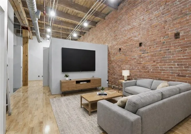 Photo 3 of Condo for sale at 306 W 7 Street #203, Kansas City, MO 64105 | MLS# 2589472 | Listing updated on 2026-09-16