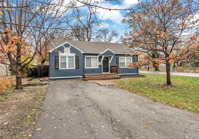 Photo 2 of Single family home for sale at 5700 Walmer St, Mission, KS 66202 | MLS# 2596360 | Listing updated on 2026-09-17
