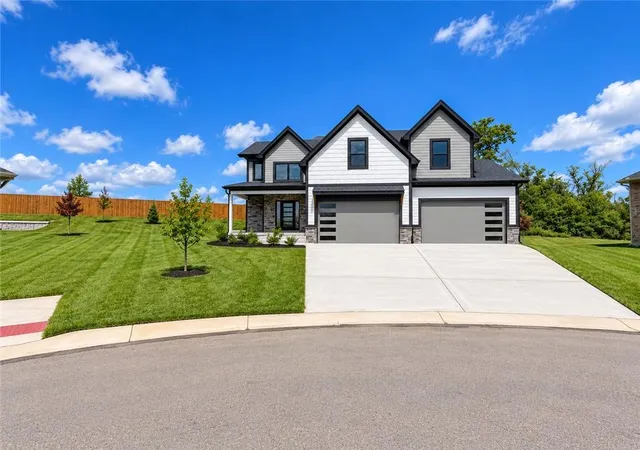 Photo 1 of Single family home for sale at 7901 Hoot Owl St, Blue Springs, MO 64014 | MLS# 2596609 | Listing updated on 2026-09-16