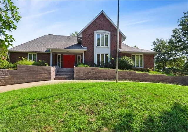 Photo 1 of Single family home for sale at 10052 Hemlock Dr, Overland Park, KS 66212 | MLS# 2597630 | Listing updated on 2026-09-16