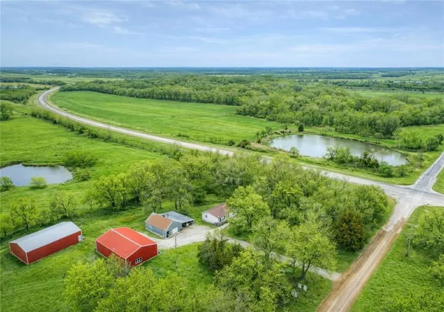Photo 1 of Single family home for sale at 23098 Kiowa Rd, Parsons, KS 67357 | MLS# 2602830 | Listing updated on 2026-09-17