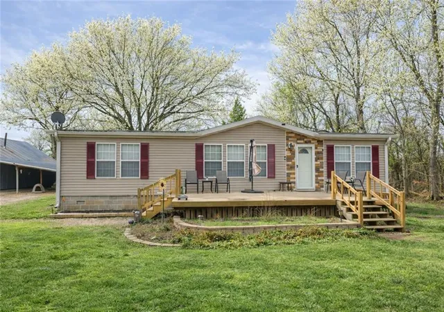 Photo 3 of Single family home for sale at 23098 Kiowa Rd, Parsons, KS 67357 | MLS# 2602830 | Listing updated on 2026-09-17