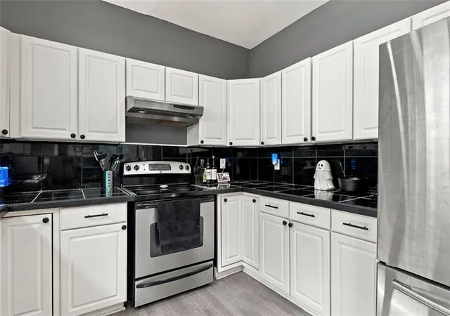 Photo 3 of Single family home for sale at 5221 Swartz Rd, Kansas City, KS 66106 | MLS# 2603349 | Listing updated on 2026-10-08
