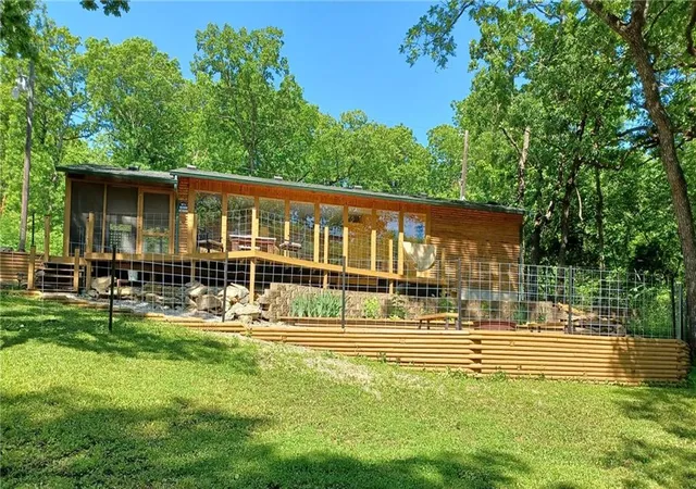 Photo 3 of Single family home for sale at 89 NW Lakeside Dr, La Cygne, KS 66040 | MLS# 2604284 | Listing updated on 2026-09-17