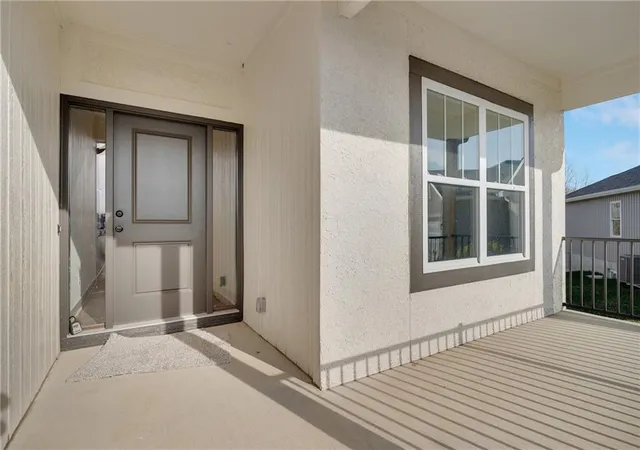 Photo 3 of Sale Pending at 300 Sw Hawthorne Ct, Blue Springs, MO 64014 | MLS# 2606065 | Listing updated on 2026-09-16