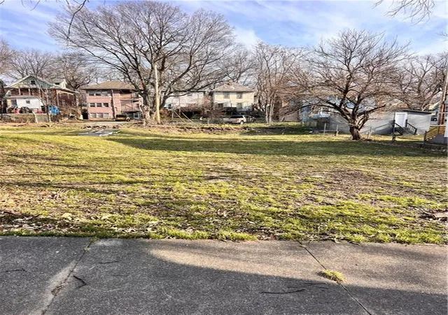 Photo 1 of Sale Pending at 3240 Roberts St, Kansas City, MO 64124 | MLS# 2606304 | Listing updated on 2026-09-16