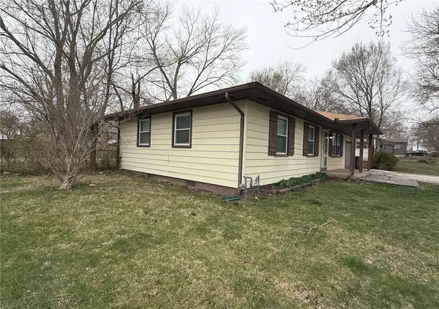 Photo 2 of Single family home for sale at 17130 Chula Vista Dr, Belton, MO 64012 | MLS# 2608960 | Listing updated on 2026-09-16