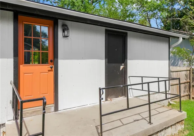 Photo 3 of Single family home for sale at 9201 E 79th Street, Raytown, MO 64138 | MLS# 2610176 | Listing updated on 2026-09-16