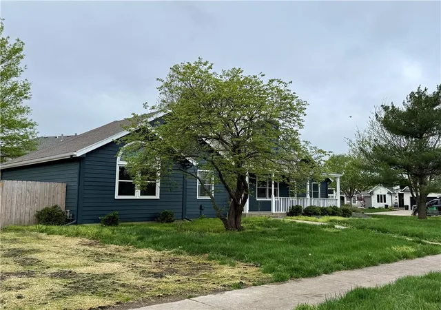 Photo 3 of Single family home for sale at 1729 S Maple St, Ottawa, KS 66067 | MLS# 2614332 | Listing updated on 2026-09-16