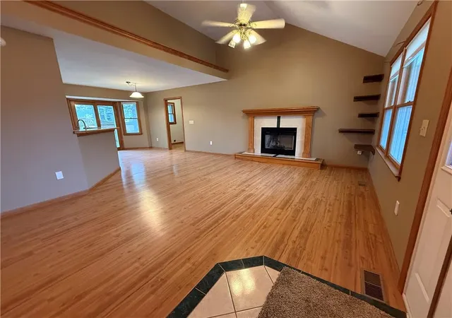 Photo 4 of Single family home for sale at 1729 S Maple St, Ottawa, KS 66067 | MLS# 2614332 | Listing updated on 2026-10-10