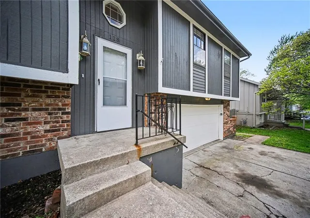 Photo 3 of Single family home for sale at 118 Nanette St, Belton, MO 64012 | MLS# 2614377 | Listing updated on 2026-09-16
