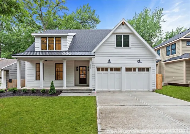 Single family home for sale at 4620 W 70th Terrace, Prairie Village, KS 66208 | MLS# 2615382