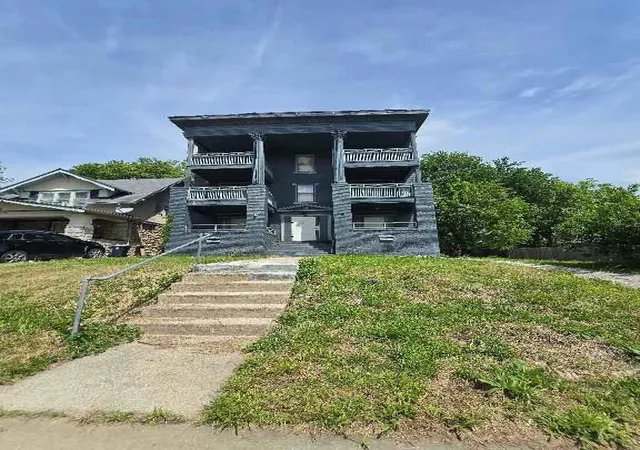 Photo 1 of Sale Pending at 3300 E Linwood Blvd, Kansas City, MO 64128 | MLS# 2617724 | Listing updated on 2026-09-17