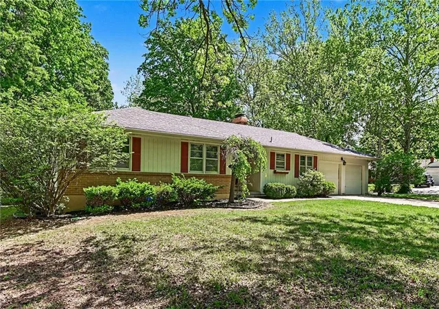 Photo 3 of Single family home for sale at 10508 E 82nd Street, Raytown, MO 64138 | MLS# 2618566 | Listing updated on 2026-09-16