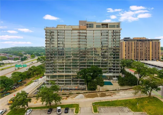 Photo 3 of Condo for sale at 600 Admiral Blvd #1802, Kansas City, MO 64106 | MLS# 2619869 | Listing updated on 2026-09-18