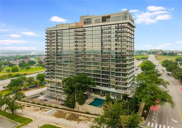Photo 3 of Condo for sale at 600 Admiral Blvd #1802, Kansas City, MO 64106 | MLS# 2619869 | Listing updated on 2026-10-01
