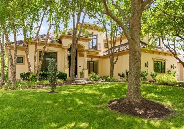 Photo 2 of Sale Pending at 13905 Dearborn St, Overland Park, KS 66223 | MLS# 2620206 | Listing updated on 2026-09-18