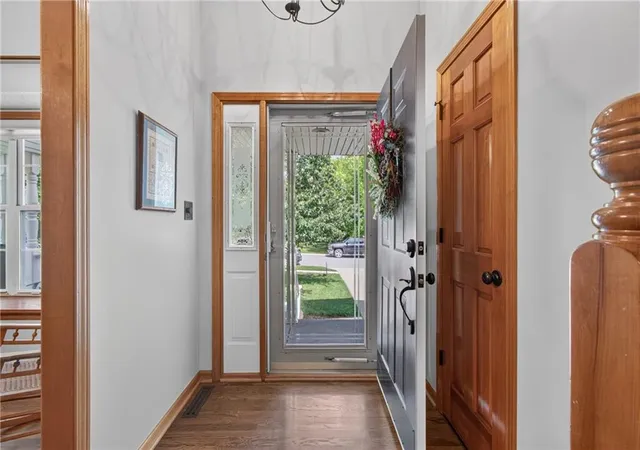 Photo 4 of Single Family Residence at 212 SE Bingham Dr, Lee's Summit, MO 64063 | MLS# 2621556 | | Sold on 2026-09-08