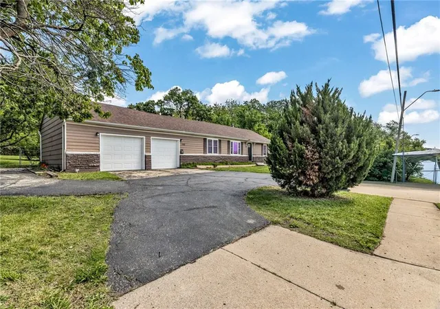Photo 1 of Single family home for sale at 100 W 99th Street, Kansas City, MO 64114 | MLS# 2621564 | Listing updated on 2026-10-15