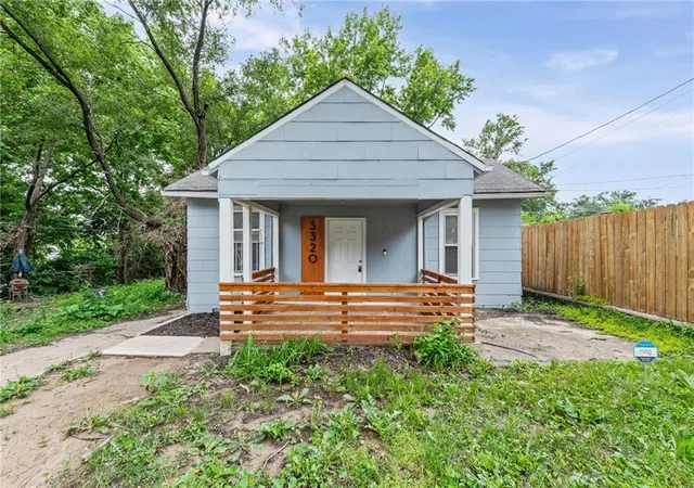 Photo 1 of Single family home for sale at 3320 Spruce Ave, Kansas City, MO 64128 | MLS# 2621713 | Listing updated on 2026-09-16