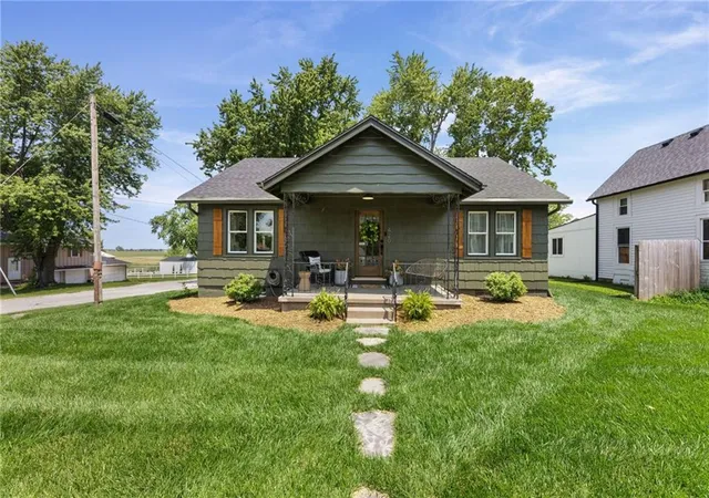 Photo 2 of Single family home for sale at 420 South St, Bucyrus, KS 66013 | MLS# 2621819 | Listing updated on 2026-10-06