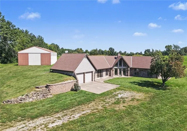 Photo 3 of Single family home for sale at 2946 Sw 204th Street, Trimble, MO 64492 | MLS# 2622779 | Listing updated on 2026-10-04
