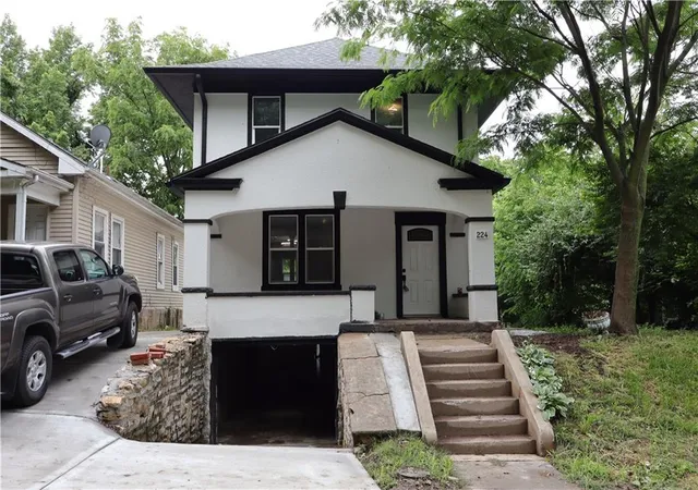 Photo 1 of Single family home for sale at 224 N 34th Street, Kansas City, KS 66102 | MLS# 2622883 | Listing updated on 2026-09-17