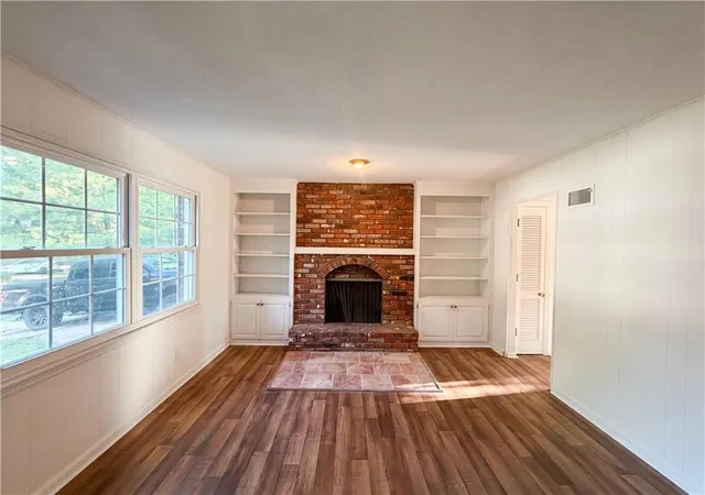 Photo 3 of Single family home for sale at 5243 N Lydia Ave, Kansas City, MO 64118 | MLS# 2623514 | Listing updated on 2026-09-17