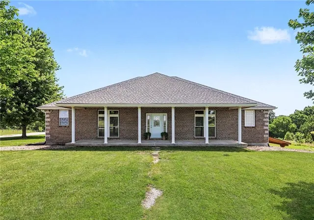 Photo 3 of Single family home for sale at 31005 Nottingham Ln, Lawson, MO 64062 | MLS# 2623730 | Listing updated on 2026-09-18
