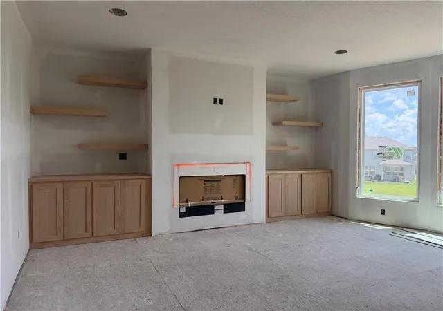 Photo 4 of Sale Pending at 11445 S Emerald St, Olathe, KS 66061 | MLS# 2624195 | Listing updated on 2026-09-17