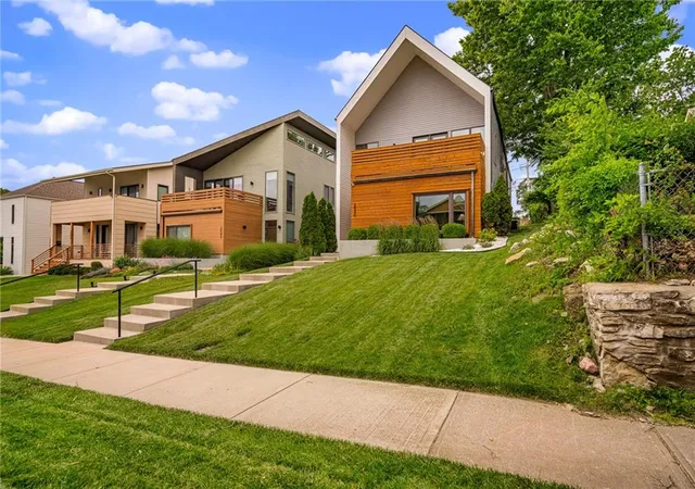 Photo 2 of Single family home for sale at 2549 Tracy Ave, Kansas City, MO 64108 | MLS# 2624355 | Listing updated on 2026-09-16