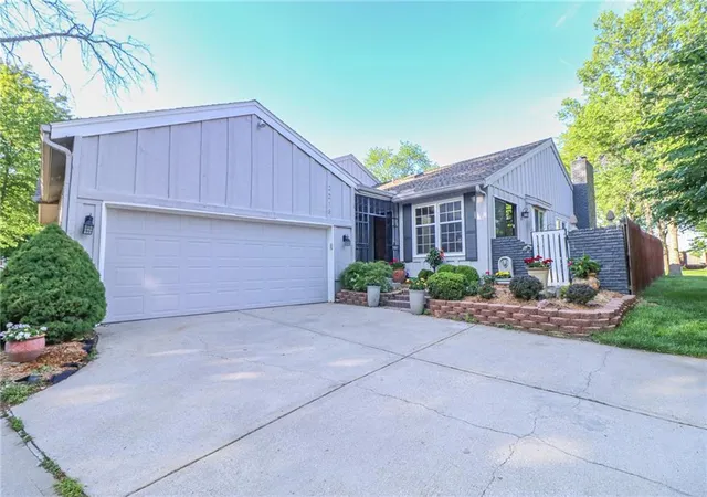 Photo 1 of Sale Pending at 2218 Condolea Ter, Leawood, KS 66209 | MLS# 2625153 | Listing updated on 2026-09-16