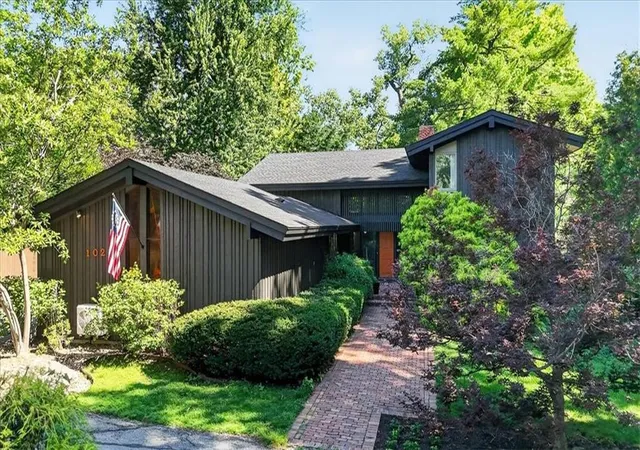 Photo 1 of Sale Pending at 1024 Huntington Rd, Kansas City, MO 64113 | MLS# 2625993 | Listing updated on 2026-09-17