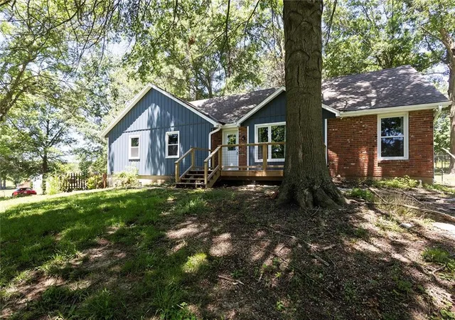 Photo 4 of Single family home for sale at 1228 Town And Country Ln, Plattsburg, MO 64477 | MLS# 2626024 | Listing updated on 2026-10-08