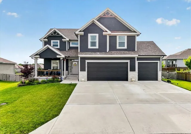 Single family home for sale at 4705 SW 3rd Street, Blue Springs, MO 64014 | MLS# 2627021