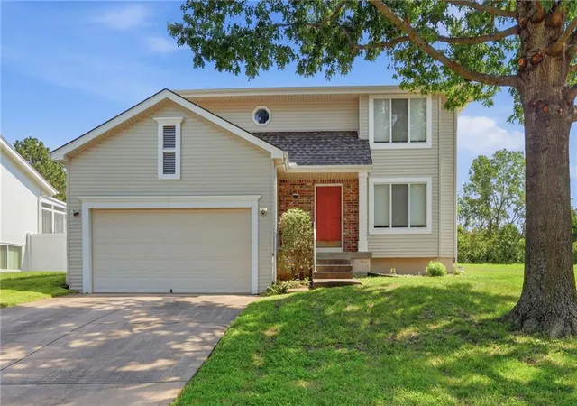 Photo 1 of Sale Pending at 907 N 92nd Street, Kansas City, KS 66112 | MLS# 2627265 | Listing updated on 2026-09-17