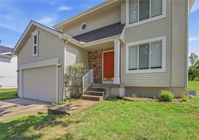 Photo 3 of Sale Pending at 907 N 92nd Street, Kansas City, KS 66112 | MLS# 2627265 | Listing updated on 2026-09-17