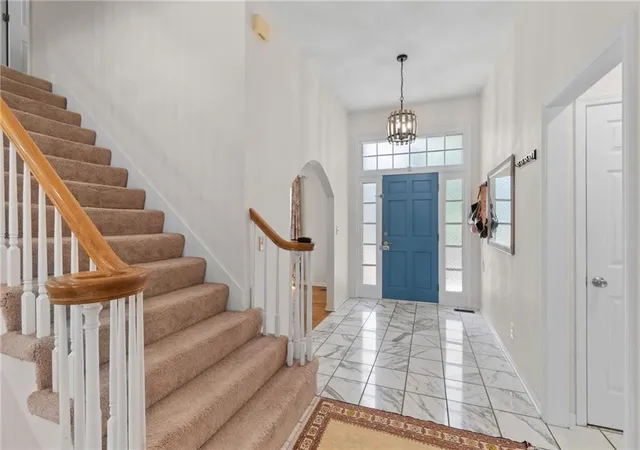 Photo 3 of Single Family Residence at 11102 W 114th Terrace, Overland Park, KS 66210 | MLS# 2627929 | | Sold on 2026-09-10