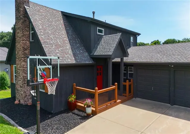 Photo 3 of Single family home for sale at 18629 Linwood Rd, Linwood, KS 66052 | MLS# 2628306 | Listing updated on 2026-09-16